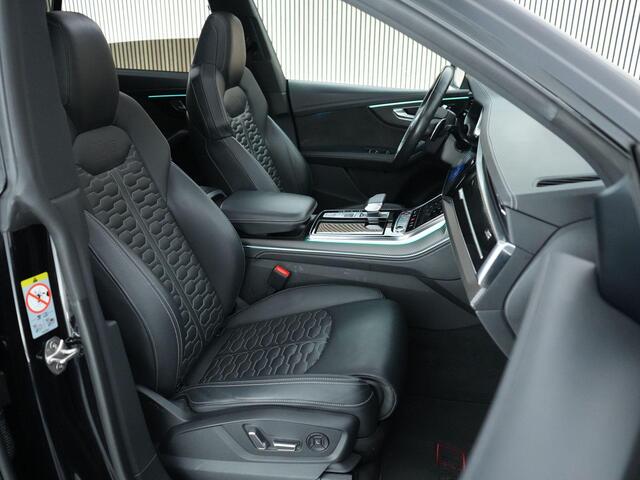 Audi RSQ8 quattro 4.0 600pk TFSI |23" custom|Dynamic plus|keramisch|achteras besturing|pano|massage|HUD|B&O|memory|carbon interieur|blind spot|Apple Carplay|parkeer camera|elek. trekhaak|