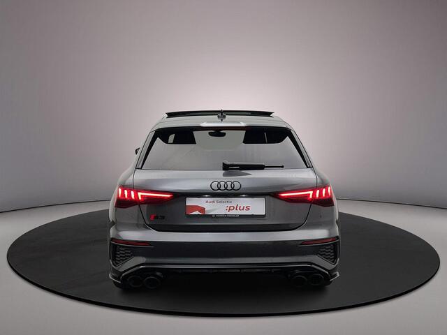 Audi S3 SPORTBACK 2.0 TFSI quattro 310pk | Pano | Akrapovic| B&O | Ambienteverlichting | Adaptief Onderstel | Keyless | Hold-assist | Adaptive-cruise