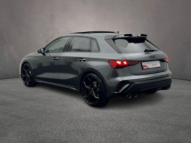 Audi S3 SPORTBACK 2.0 TFSI quattro 333PK | Akrapovic | Pano | Headup | Camera | Carbon spoiler | MMI plus | Sonos |