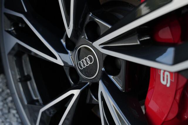 Audi S5 Cabrio 3.0 TFSI Quattro Mythos zwart