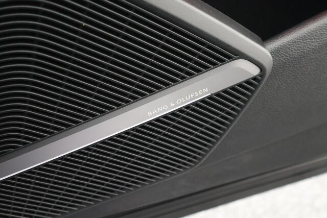 Audi SQ5 3.0 TFSI 354pk quattro ACC Trekhaak Luchtvering Camera Head-Up B&O Standkachel Stoelverwarming V+A Panoramadak