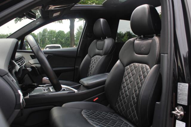 Audi SQ7 4.0 TDI quattro GRIJS KENTEKEN / Trekhaak / Panoramadak / 360Camera / Head-up / 23'' / Luchtvering / Keyless / Bose / Dodehoek / DAB / Apple CarPlay / Nachtzicht / Matrix LED / ACC / Stoelverwarming