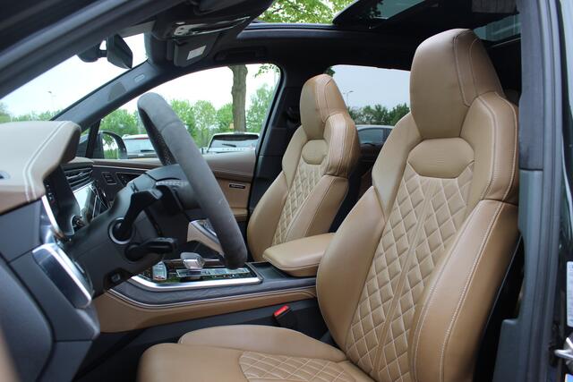 Audi SQ7 4.0 TFSI quattro 7p / Audi Exclusive / Trekhaak / Panoramadak / 360Camera / Head-up / B&O High End / Softclose / Matrix LED / Luchtvering / 22'' / RS Seats / Keyless / Standkachel / Side+Lane Assist / DAB / ACC