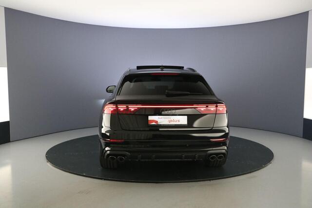 Audi SQ8 4.0 TFSI 507pk | B&O Adv | Head Up | Pano | Adv Onderstel | Nachtzicht | Sportdiff | Massage/Ventilatie | Adapt. Onderstel | Adapt. Cruise | Trekhaak | Memory | Softclose | Alcantara |