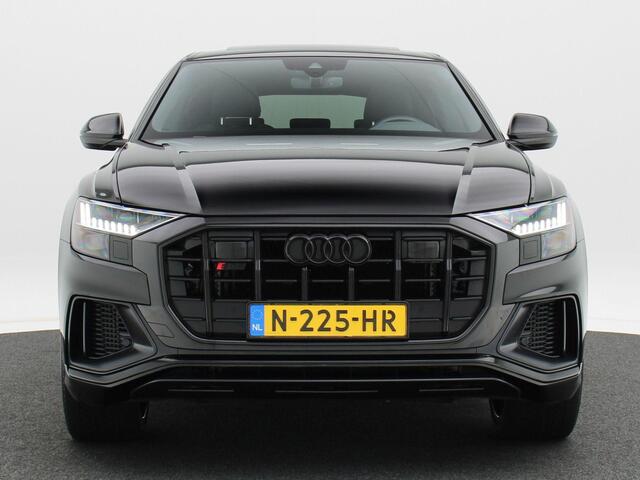 Audi SQ8 4.0 TFSi SQ8 507 Pk Automaat quattro | Matrix LED | B&O | Panorama Dak | Trekhaak | Stoel en Stuur Verwarming | Carbon Interieur | Camera | Elektrische Achterklep | 23 Inch | 79.797 Km