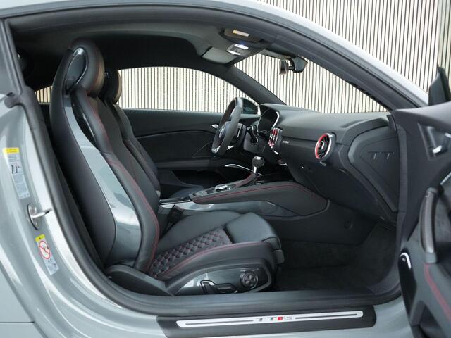 Audi TT RS 2.5 400pk RS TFSI quattro |stage1|RS- seats|RS-sportuitlaat|B&O|RS spoiler|Magnetic ride|Apple Carplay|carbon int.|Matrix LED|parkeercamera|20" LMV|