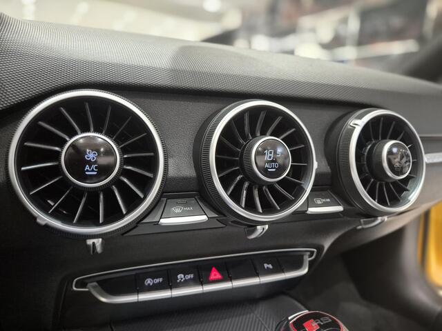 Audi TT Roadster TT RS Quattro | Nappa Leder | Sportuitlaat | Bang & Olufsen Audio | 20" Lichtmetalen Velgen |