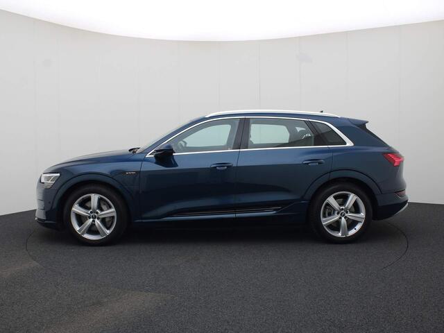 Audi e-tron 55 quattro Advanced 300kW/408PK 95 kWh · Drive select · Luchtvering · Parkeersensoren + camera