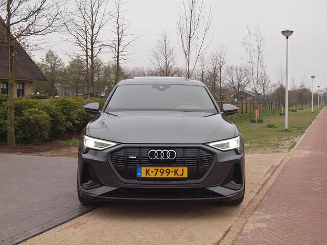 Audi e-tron Sportback 55 quattro S edition 95 kWh | Panoramadak | Camera | Apple Carplay | Cruise Control |