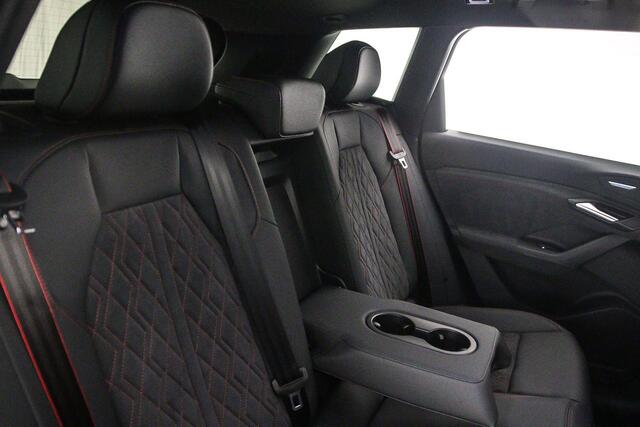 Audi e-tron Q6 Edition One 55 quattro | Pano | Head Up | Luchtvering | B&O | Matrix | 2de Scherm | 360Cam | OLED | Matrix LED | Keyless |