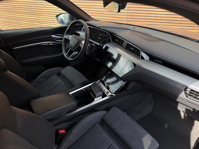 Audi e-tron 55 quattro S edition 95 kWh Panodak / 21Inch / Head-Up / Luchtvering / Adapt. Cruise