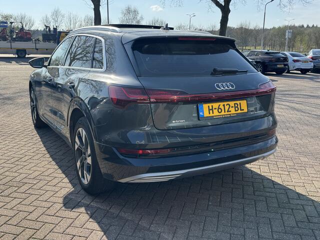 Audi e-tron e-tron 50 quattro Launch edition plus 71 kWh Panoramadak / Leder / 20'' / Luchtvering / Parkeerhulp V+A / ACC / Navigatie / Stoelverwarming