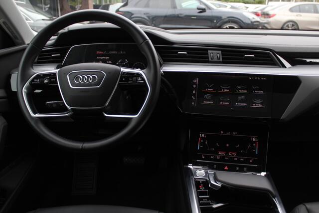 Audi e-tron e-tron 50 quattro Launch edition plus 71 kWh Panoramadak / Leder / 20'' / Luchtvering / Parkeerhulp V+A / ACC / Navigatie / Stoelverwarming