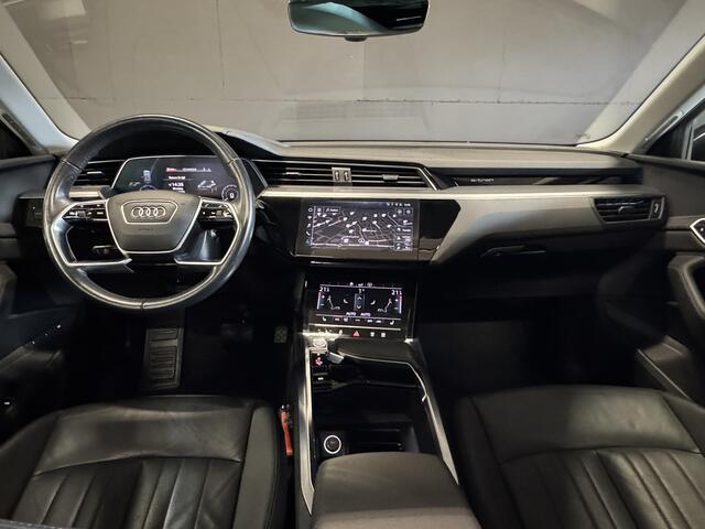 Audi e-tron e-tron 50 quattro Launch edition plus 71 kWh | Panoramadak | Leder | Afn. trekhaak | Adaptive cruise | Stoelverwarming | Navi | Carplay