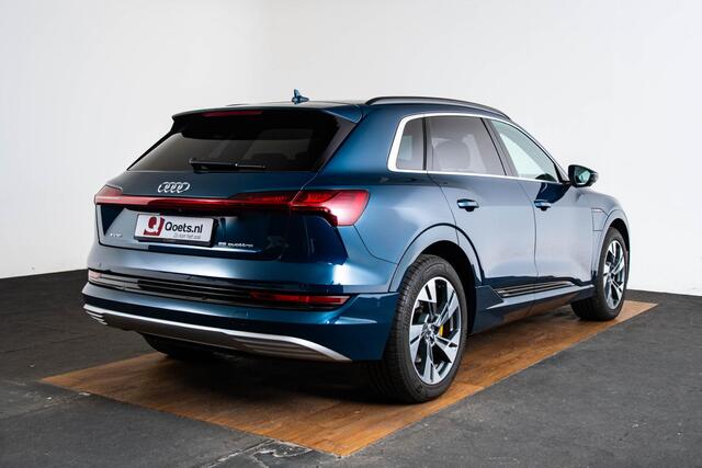 Audi e-tron e-tron 55 quattro advanced Pro Line Plus 95 kWh Panoramadak - Privacy glas - Stoelverwarming vóór - Sportstoelen - Uitgebreide interieurvoorverwarming - Head Up - 360° camera - Assistentiepakket City/Tour -