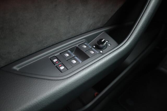 Audi e-tron Sportback 55 quattro S Line 95 kWh | Adapt. Cruise | 22'' | Navi | Afn. Trekhaak | Luchtvering | Stoelverw. |