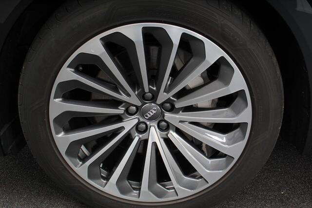 Audi e-tron e-tron 55 Quattro Advanced Selection Navigatie Camera Spiegel Camera Electrisch bedienbare achterklep Climate Control