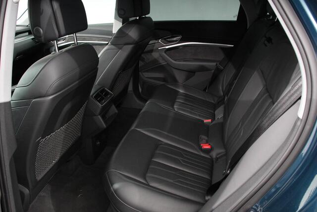 Audi e-tron e-tron 55 Quattro Advanced Selection Navigatie Camera Spiegel Camera Electrisch bedienbare achterklep Climate Control
