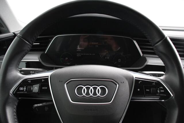 Audi e-tron e-tron 55 Quattro Advanced Selection Navigatie Camera Spiegel Camera Electrisch bedienbare achterklep Climate Control