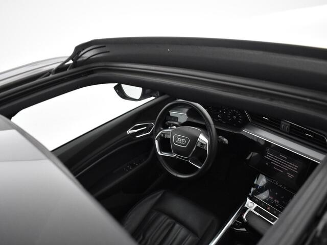 Audi e-tron 55 Quattro 360pk Advanced 95 kWh · Panoramadak · Luchtvering · Stoelverwarming · Drive Select · Elek. Achterklep · Afneembare Trekhaak · Lederen Bekleding · 21"Velgen ·