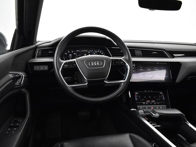 Audi e-tron 55 Quattro 360pk Advanced 95 kWh · Panoramadak · Luchtvering · Stoelverwarming · Drive Select · Elek. Achterklep · Afneembare Trekhaak · Lederen Bekleding · 21"Velgen ·