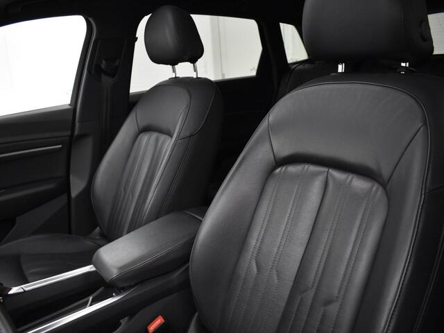 Audi e-tron 55 Quattro 360pk Advanced 95 kWh · Panoramadak · Luchtvering · Stoelverwarming · Drive Select · Elek. Achterklep · Afneembare Trekhaak · Lederen Bekleding · 21"Velgen ·
