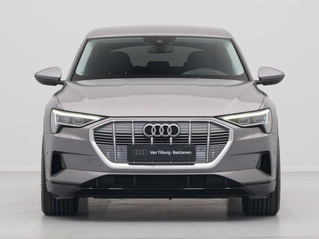 Audi e-tron e-tron 55 quattro 408pk 95 kWh Carplay Camera Headup Display Stoelverwarming