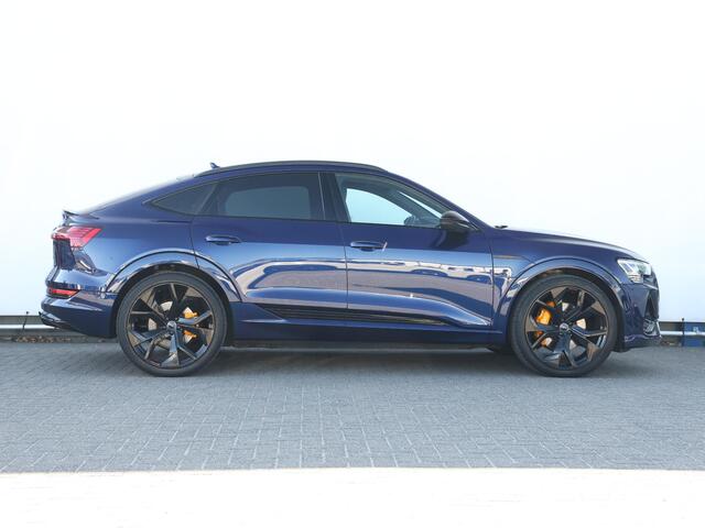 Audi e-tron Sportback 55 quattro S edition 95 kWh 408pk | Pano | HUD | Keyless | 360° camera | 23" Velgen | Stoelverwarming | Dodehoekdetectie | Adaptive Cruise