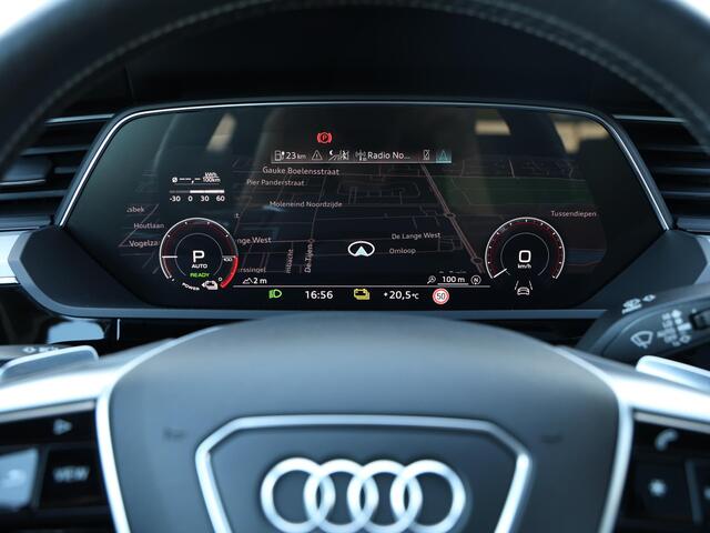 Audi e-tron Sportback 55 quattro S edition 95 kWh 408pk | Pano | HUD | Keyless | 360° camera | 23" Velgen | Stoelverwarming | Dodehoekdetectie | Adaptive Cruise