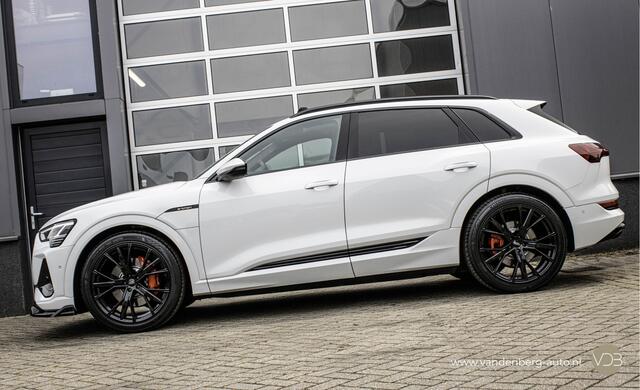 Audi e-tron 50 Quattro 3x S-Line Black Edition 22inch Pano Origineel NL