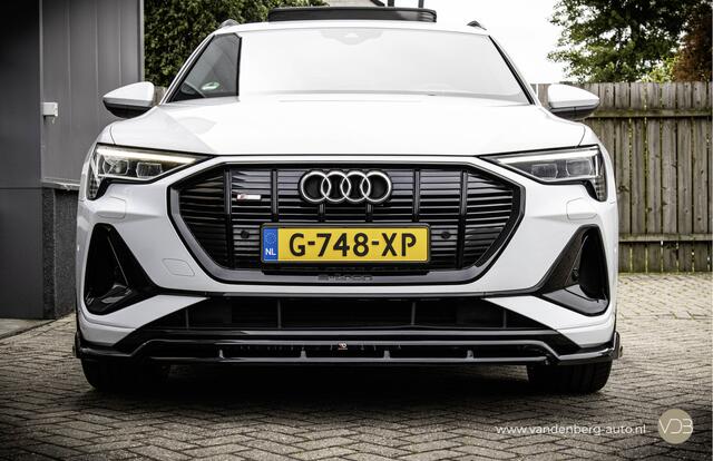 Audi e-tron 50 Quattro 3x S-Line Black Edition 22inch Pano Origineel NL