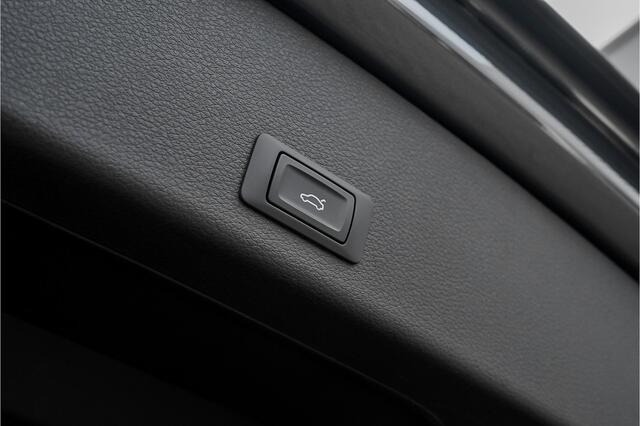 Audi e-tron 50 Quattro Launch Ed S-Line Black 71 kWh Pano ACC 21"
