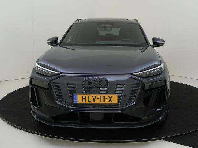 Audi e-tron Q6 S edition 83 kWh | Panoramadak | Trekhaak | Sportstoelen | 20 inch LM velgen | Navigatie