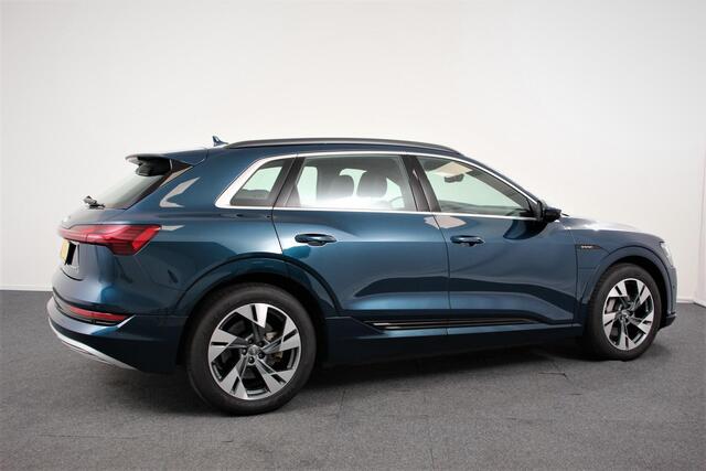 Audi e-tron e-tron 55 quattro 95 kWh Audi e-tron e-tron 55 quattro | Navigatie | Climate Control | Alacantara | Camera | Electrisch bedienbare achterklep | Led | Cruise Control Adaptive | Etc. 4%