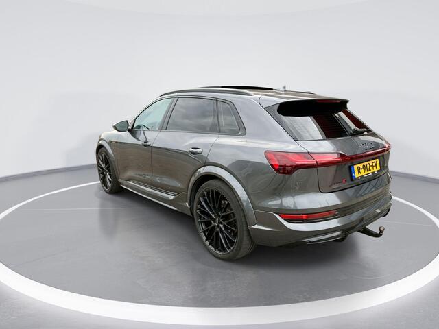 Audi e-tron S 507pk Quattro 95 kWh · Panoramadak · Luchtvering · Camera · Trekhaak · Elek. Achterklep · Apple/Android Car Play · Navi · 23'' Inch ·