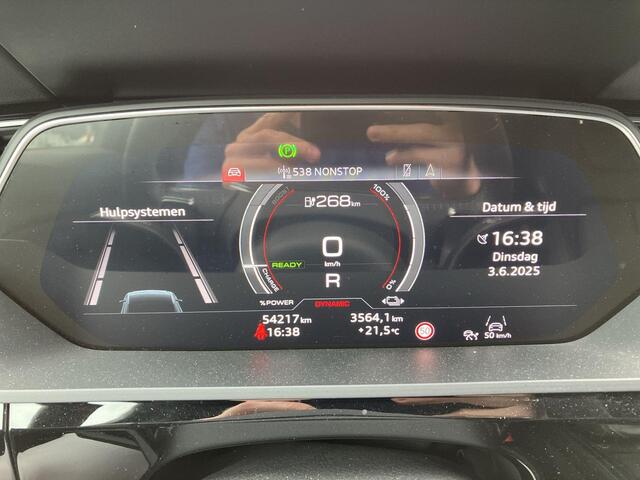 Audi e-tron S 507pk Quattro 95 kWh · Panoramadak · Luchtvering · Camera · Trekhaak · Elek. Achterklep · Apple/Android Car Play · Navi · 23'' Inch ·