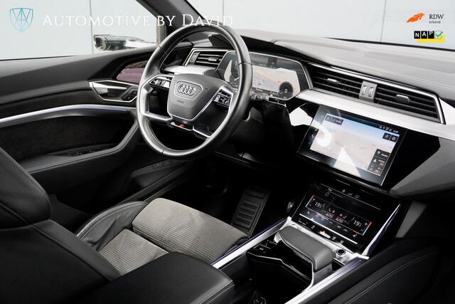 Audi e-tron 55 quattro Advanced Pro Line Plus 95 kWh / B&O / VIRTUAL MIRRORS / S-LINE INTERIEUR / PANORAMADAK / TREKHAAK / 21 INCH LMV / LUCHTVERING / CITY & TOUR