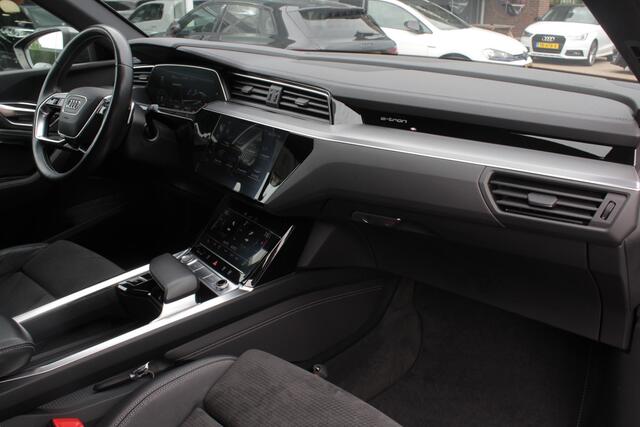 Audi e-tron Sportback 50 quattro S edition 71 kWh / Panoramadak / Camera / Luchtvering / 20'' / Leder&Alcantara / DAB / ACC / Navigatie / Stoelverwarming