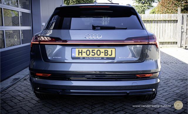 Audi e-tron 50 Quattro 3x S-Line 22inch Pano Black Edition Origineel NL