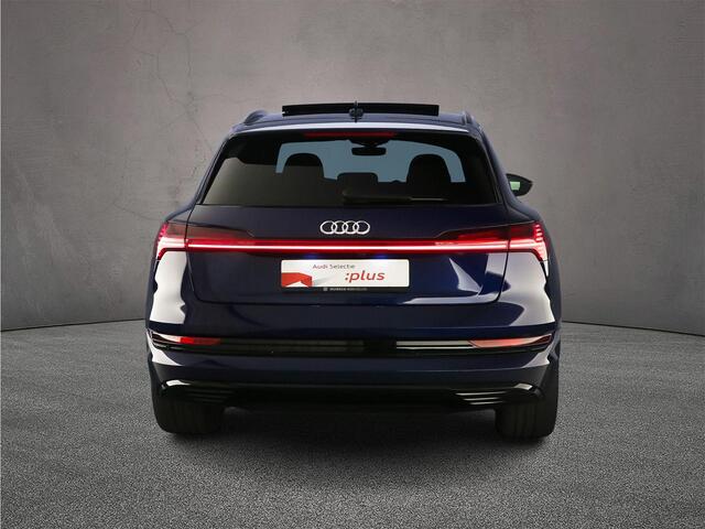 Audi e-tron e-tron 50 quattro Launch edition Vorsprung 71 kWh | Trekhaak | Pano | Matrix-Led | Memory | Tour | Headup | B&O 3D | Optiek zwart |