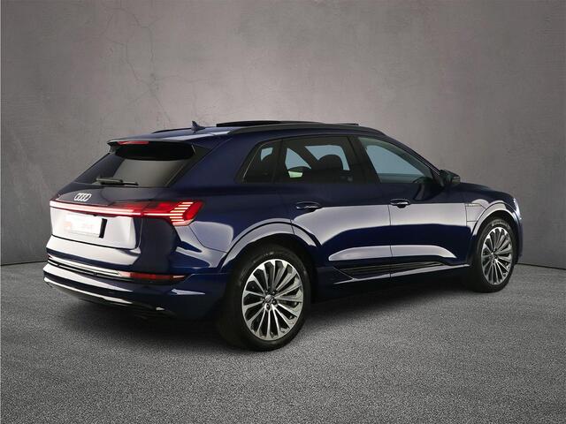 Audi e-tron e-tron 50 quattro Launch edition Vorsprung 71 kWh | Trekhaak | Pano | Matrix-Led | Memory | Tour | Headup | B&O 3D | Optiek zwart |