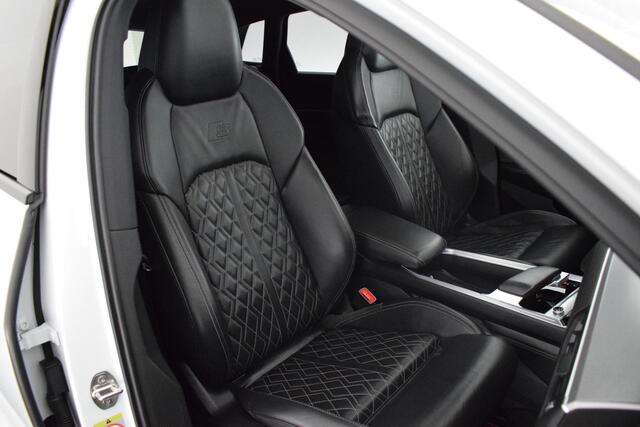 Audi e-tron 55 360pk quattro 2x S-Line 95 kWh Trekhaak 360Camera RS-Stoelen B&O Sluithulp Luchtvering Spiegelcamera's Panoramadak Leder Navigatie