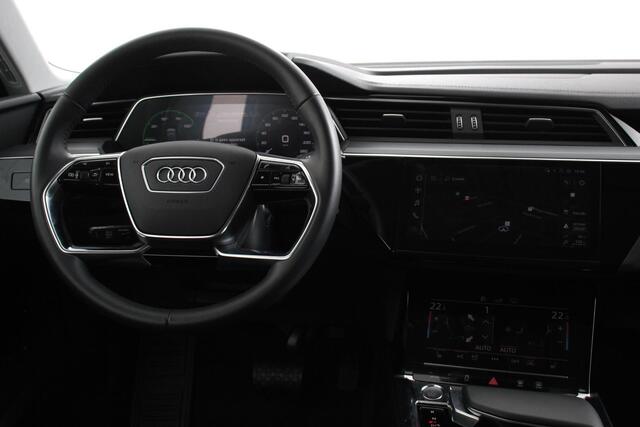 Audi e-tron e-tron 55 quattro Navigatie Climate Control 4 zone's Leder Virtuele Cockpit Cruise control adaptief Camera Parkeer sensoren Lichtmetalen Velgen 19"