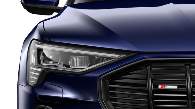 Audi e-tron Sportback 55 quattro S edition 95 kWh 408pk | SoH 91% | Panoramadak | Trekhaak | Diamond Stitching Lederen | Stoelverstelling met geheugen | Head up Display