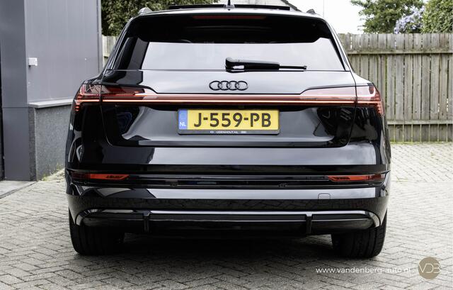 Audi e-tron 50 Quattro 3x S-Line 22inch PANO Origineel NL 1e Eigenaar