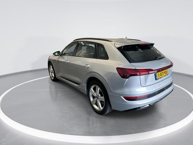 Audi e-tron 55 quattro 408pk Advanced edition 95 kWh · Navigatie · Luchtvering · Elek. Voorstoelen · Stoelverwarming · Cruise Control · Elek. Achterklep · 20'' Inch ·