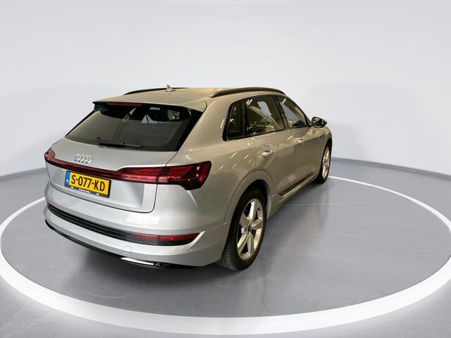 Audi e-tron 55 quattro 408pk Advanced edition 95 kWh · Navigatie · Luchtvering · Elek. Voorstoelen · Stoelverwarming · Cruise Control · Elek. Achterklep · 20'' Inch ·