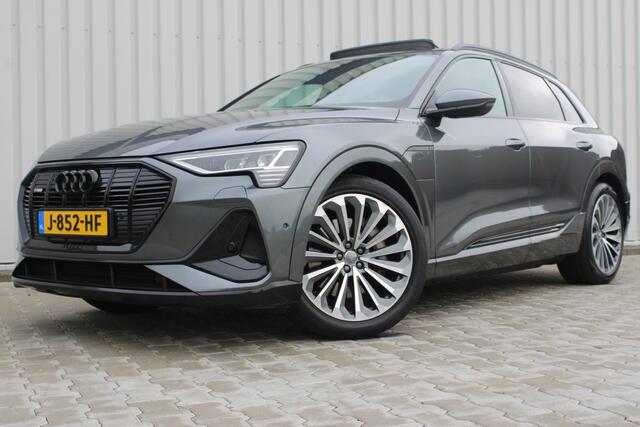 Audi e-tron 55 quattro S-line 95 kWh | Incl. 12 maanden garantie | Schuif/kantel dak | Trekhaak | Adaptieve cruise control | Climate control | Stoelverwarming | Parkeercamera | Memory seat |