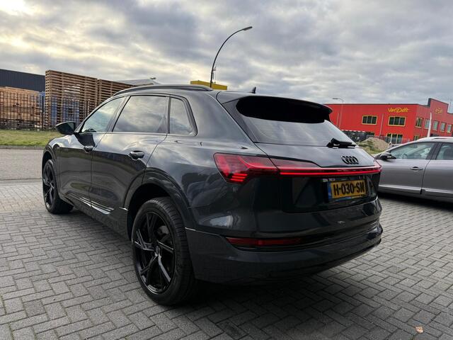 Audi e-tron e-tron 50 quattro Launch edition 71 kWh | 1E EIGENAAR | 12MND GARANTIE | LEDER | LED | CARPLAY | LUCHTVERING | NL-AUTO |