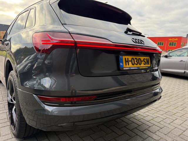 Audi e-tron e-tron 50 quattro Launch edition 71 kWh | 1E EIGENAAR | 12MND GARANTIE | LEDER | LED | CARPLAY | LUCHTVERING | NL-AUTO |